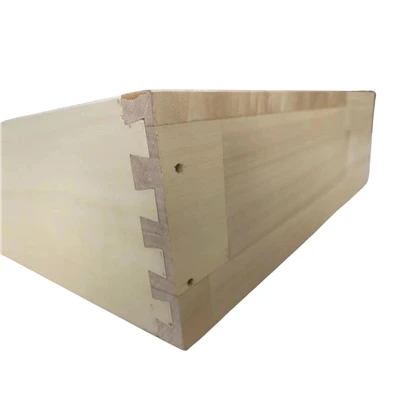 Feuchtigkeitsbeständiges Schubladenseitenteil aus Pappelholz