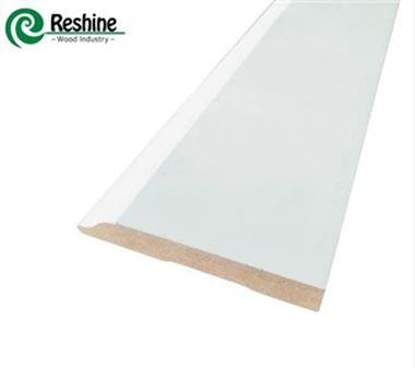 Wanddekoration aus MDF-Fußleiste